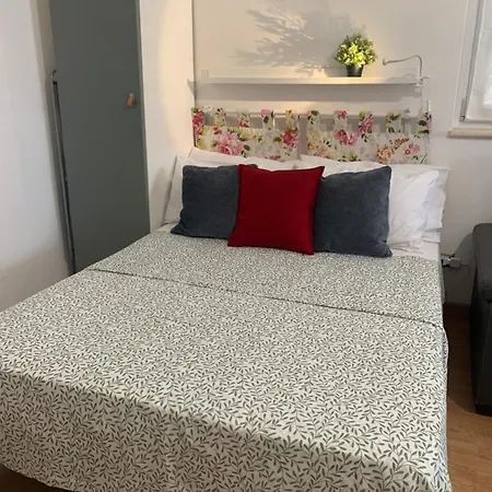 Charming With Parquet Semesterbostad *